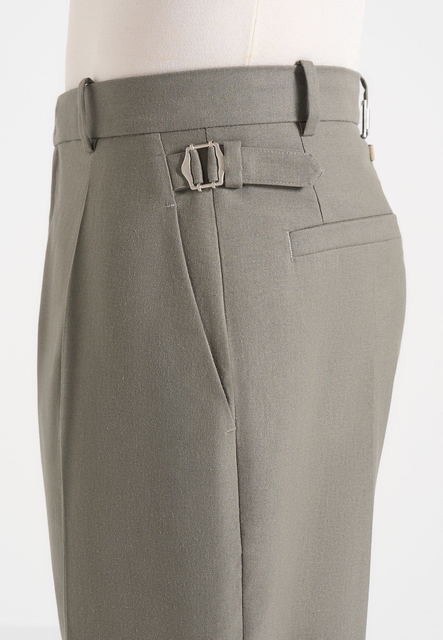 Dorian - Pleated Linen Trousers - Khaki - Image 2