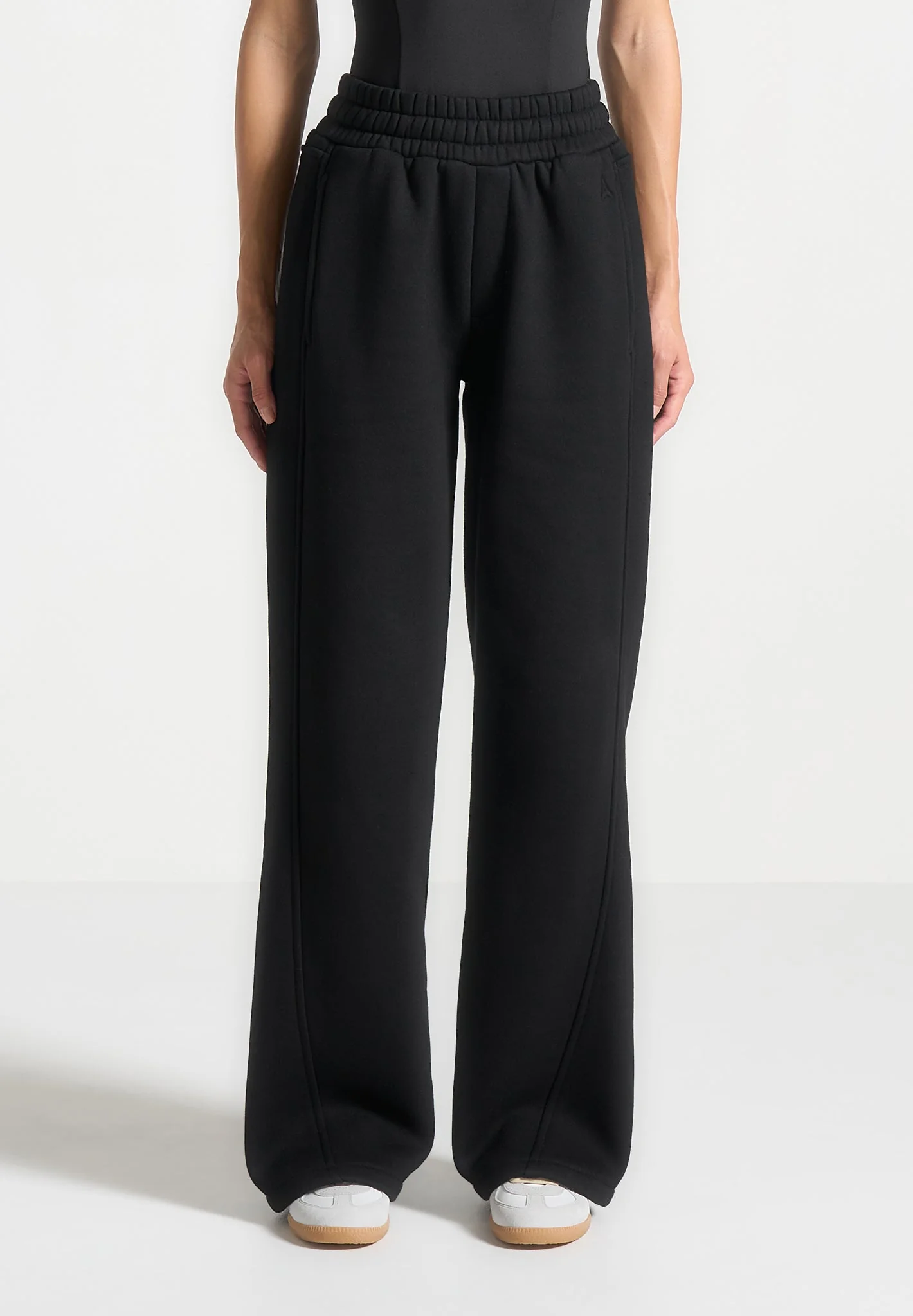 Iris - Relaxed Joggers - Black - Image 3