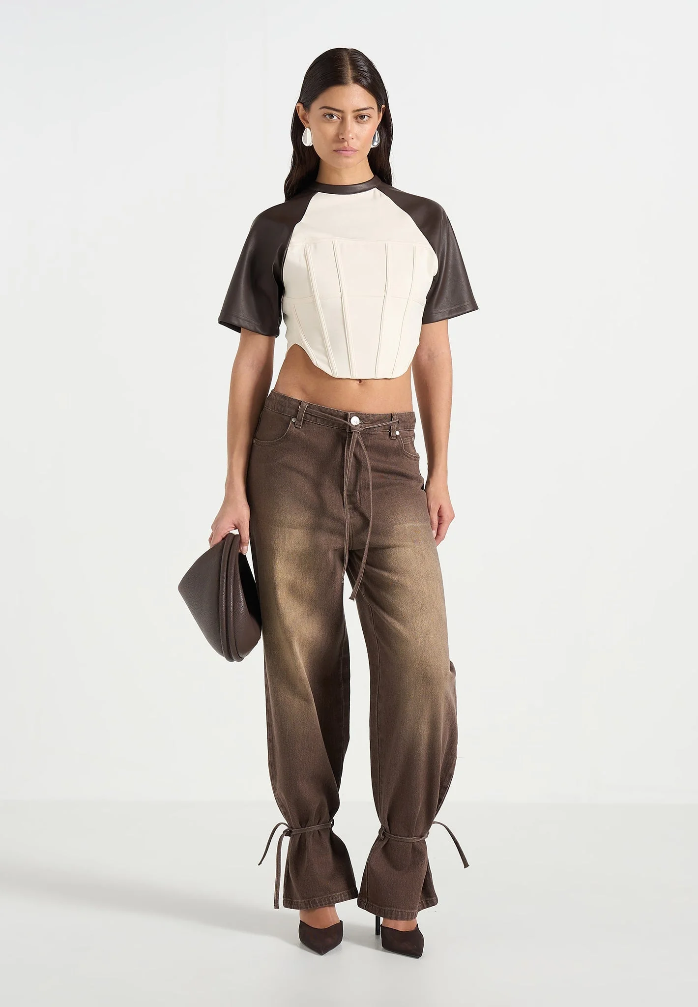 Faye - Wide Mid Rise Jeans With Tie Waist - Brown - Image 3