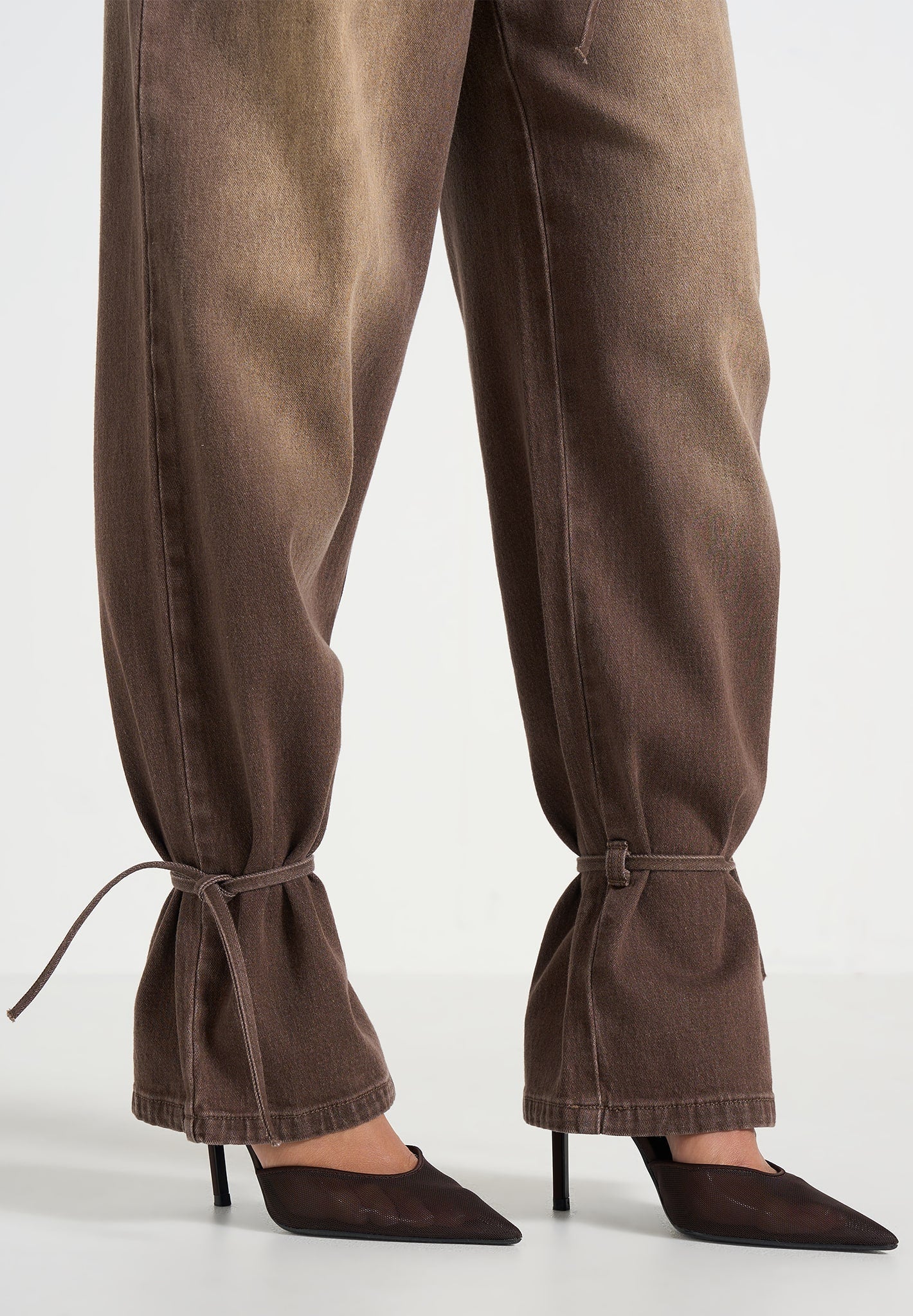 Faye - Wide Mid Rise Jeans With Tie Waist - Brown - Image 4