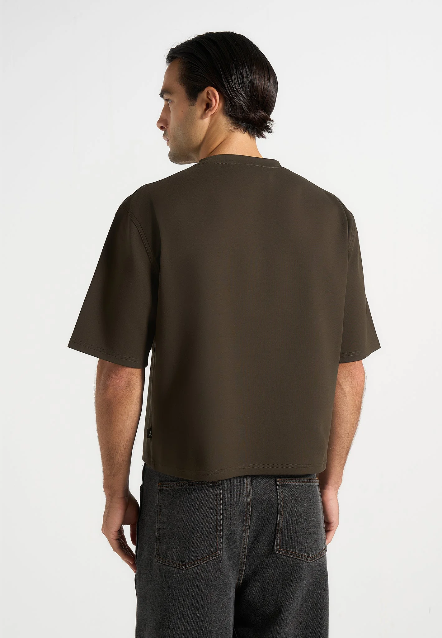 Leon - Boxy Cropped T-Shirt - Olive - Image 3