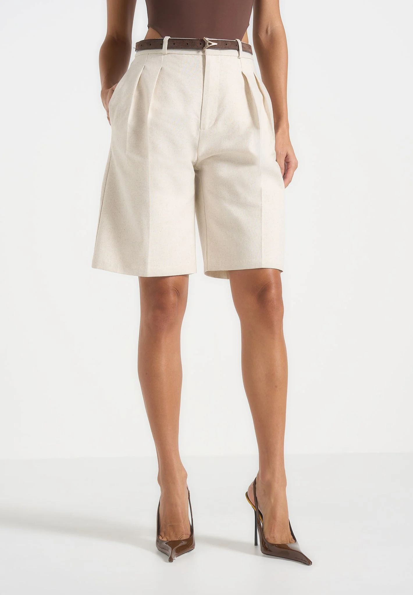 Lorette - Linen Twin Pleat Shorts - Natural - Image 2
