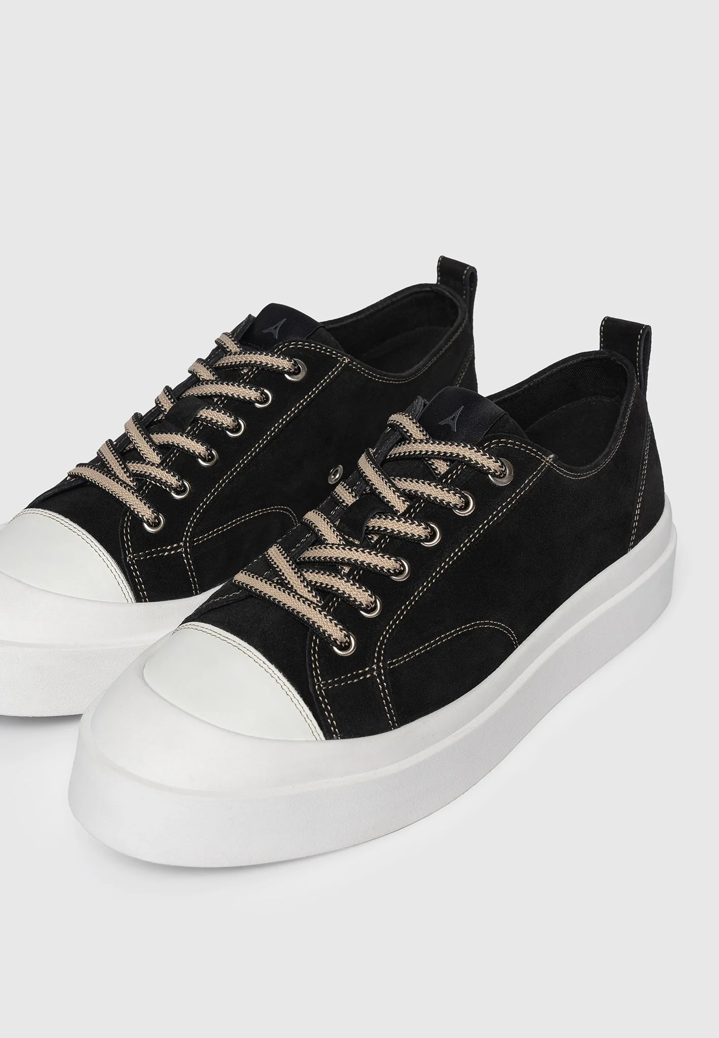 Men's Vienna - Suede Contrast Stitch Sneaker - Black - Image 7