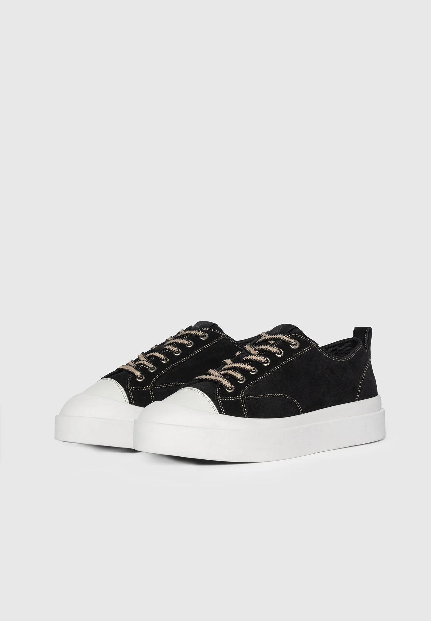 Men's Vienna - Suede Contrast Stitch Sneaker - Black - Image 8