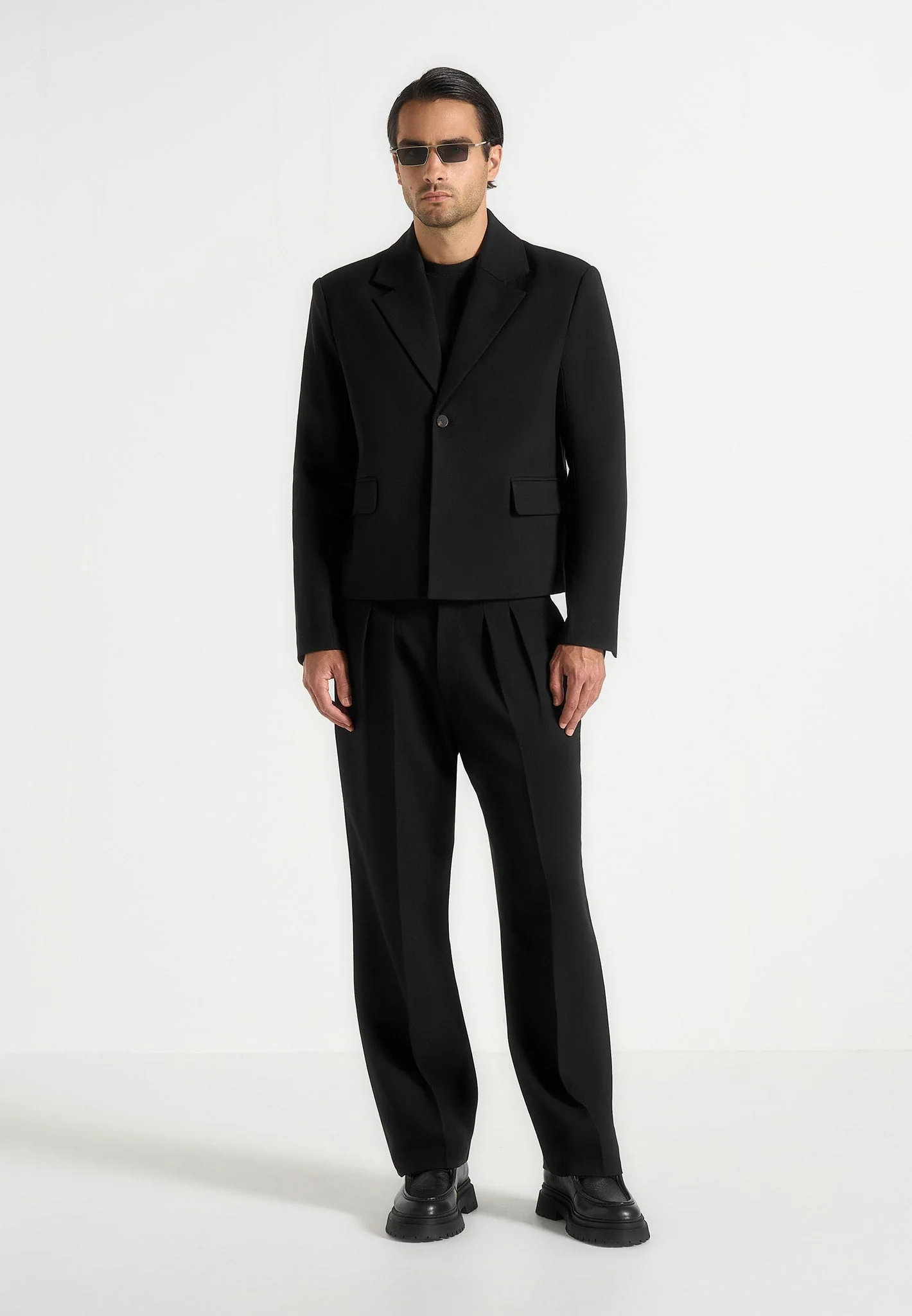Silas - Tailored Cropped Blazer - Black - Image 2