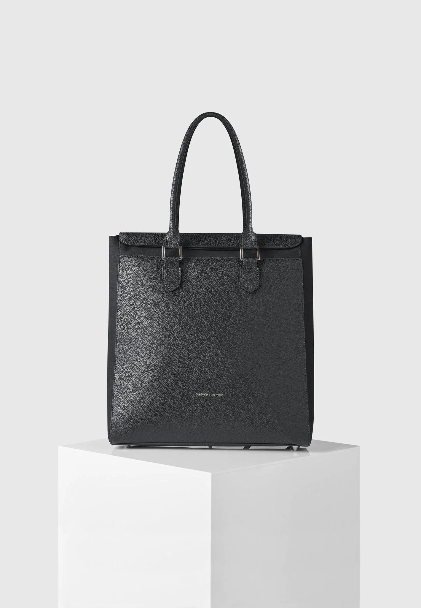 Sebastien - Tote Backpack - Black