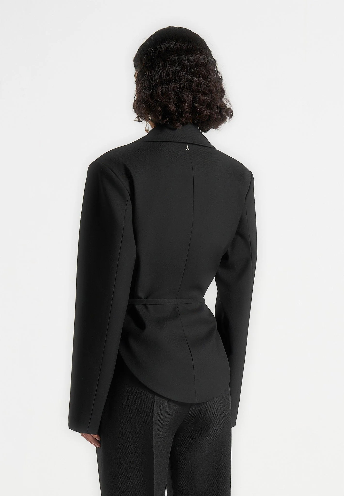 Yuna - Plunge Tailored Blazer With Belt - Black - Image 5